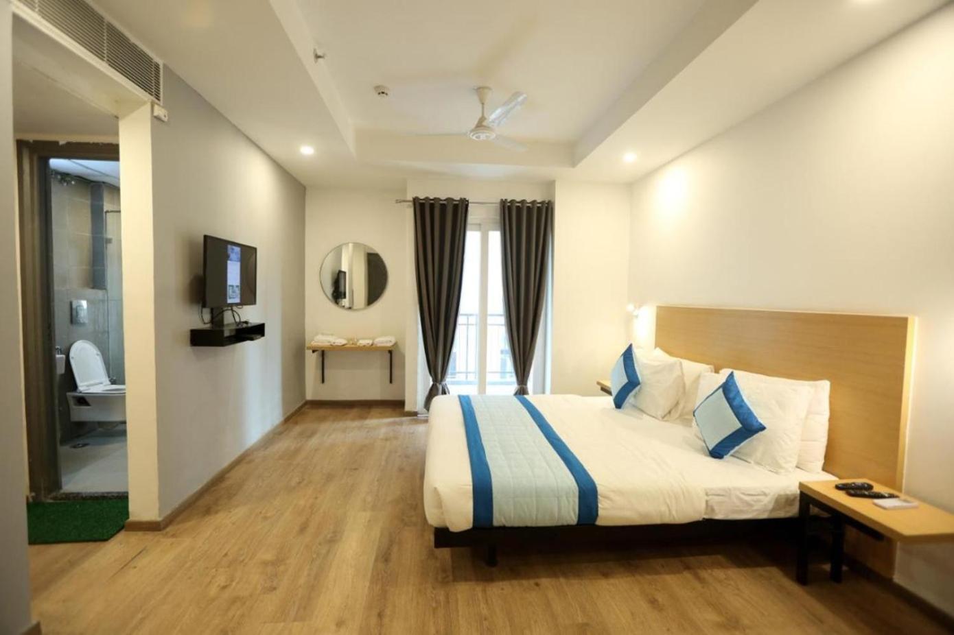The Roseman Hotel & Suites Ghaziabad Ngoại thất bức ảnh