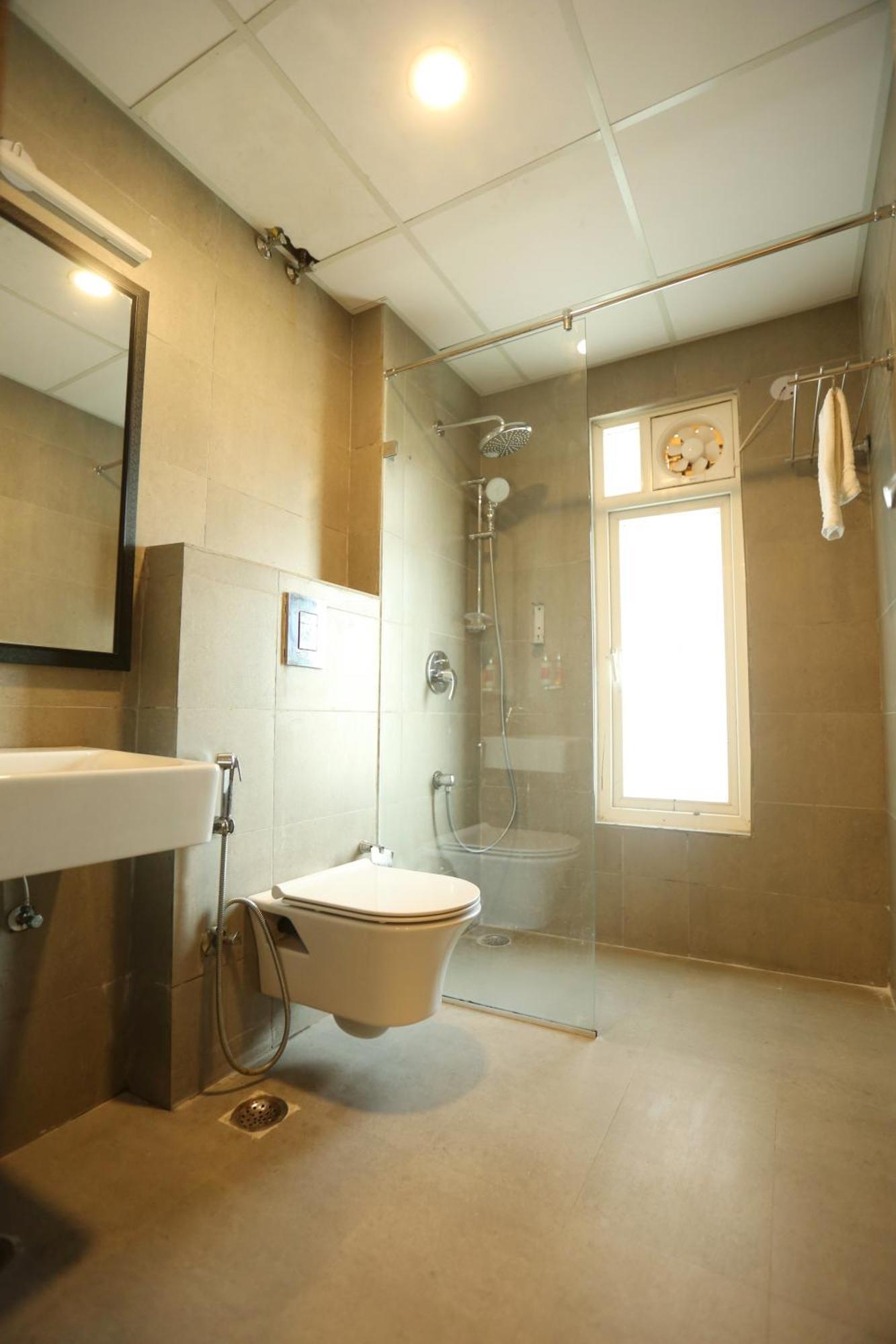 The Roseman Hotel & Suites Ghaziabad Ngoại thất bức ảnh