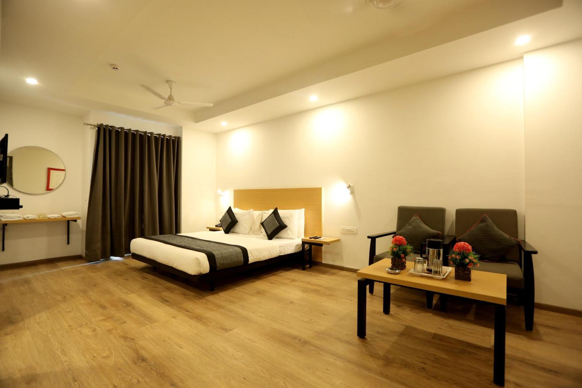 The Roseman Hotel & Suites Ghaziabad Ngoại thất bức ảnh
